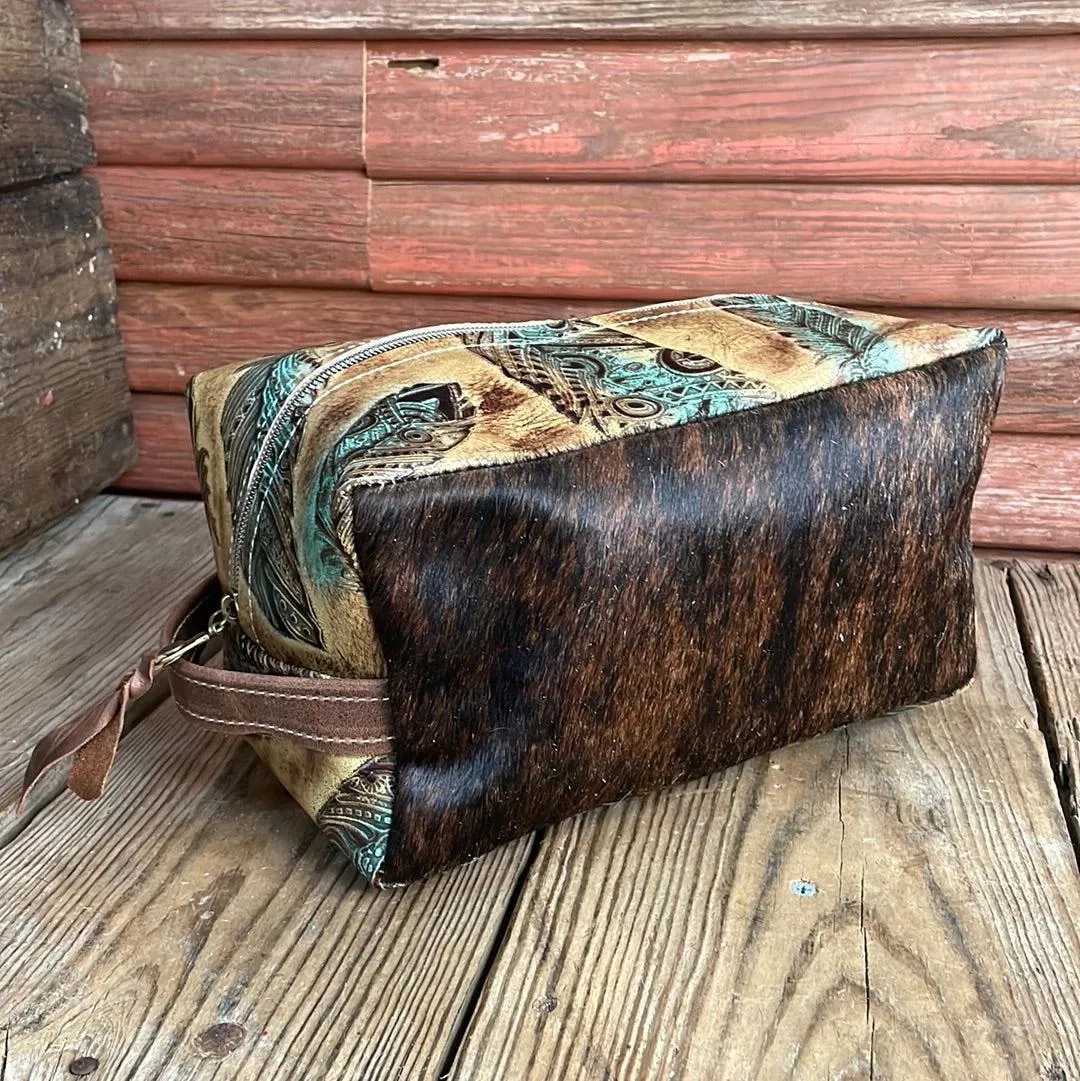 007 Dutton - Dark Brindle w/ Sepia Feathers