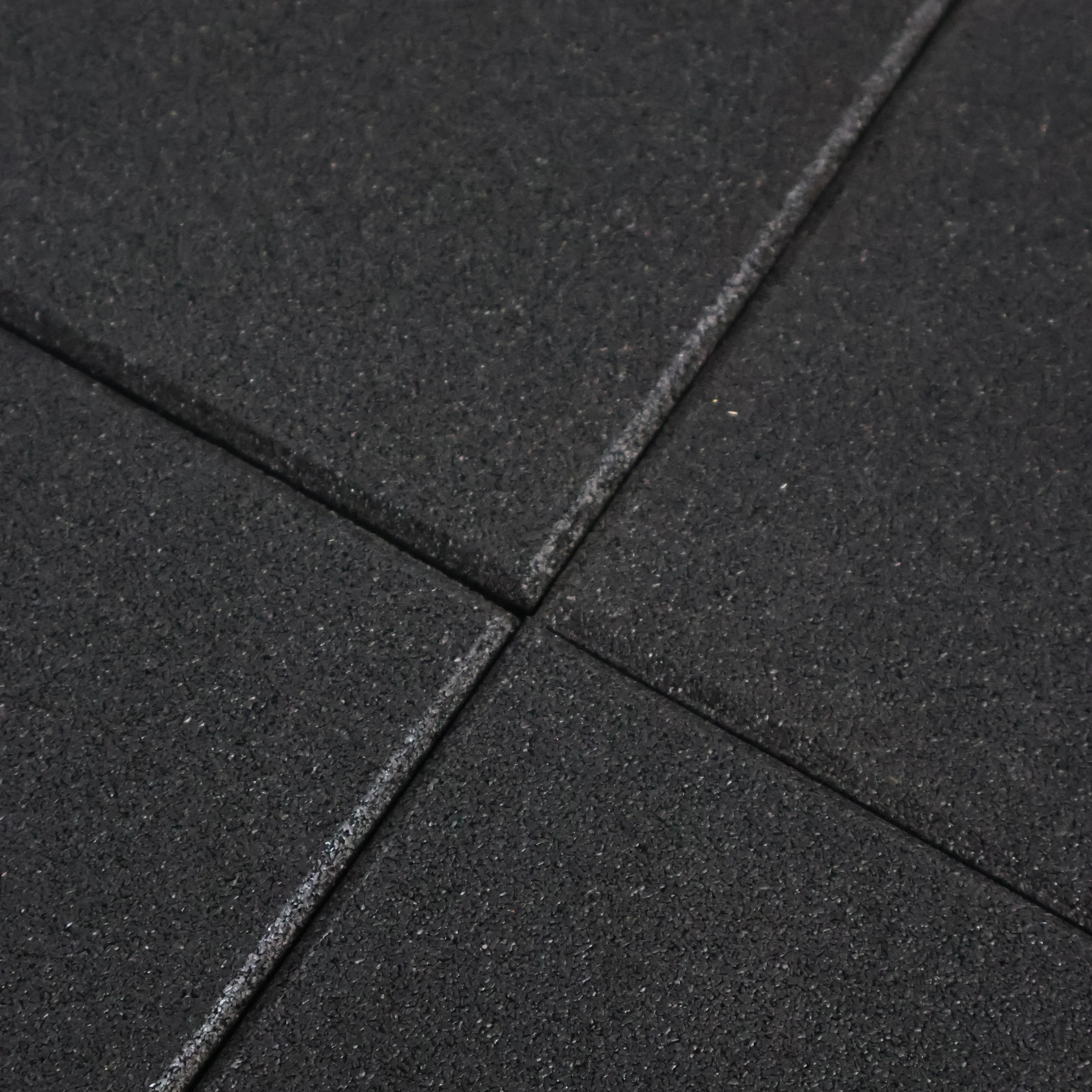 ARROW Rubber Gym Flooring Tiles - 1m x 1m x 15mm (Black)