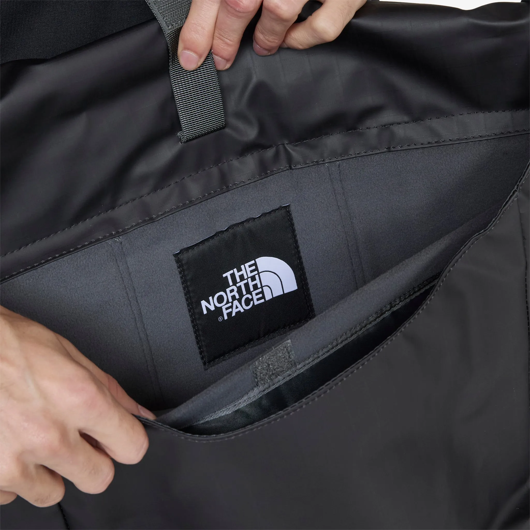 Base Camp Voyager Messenger Bag TNF Black | TNF White | NPF