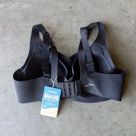 Brooks Running Black Dare Underwire Sports Bra size 32C NWT
