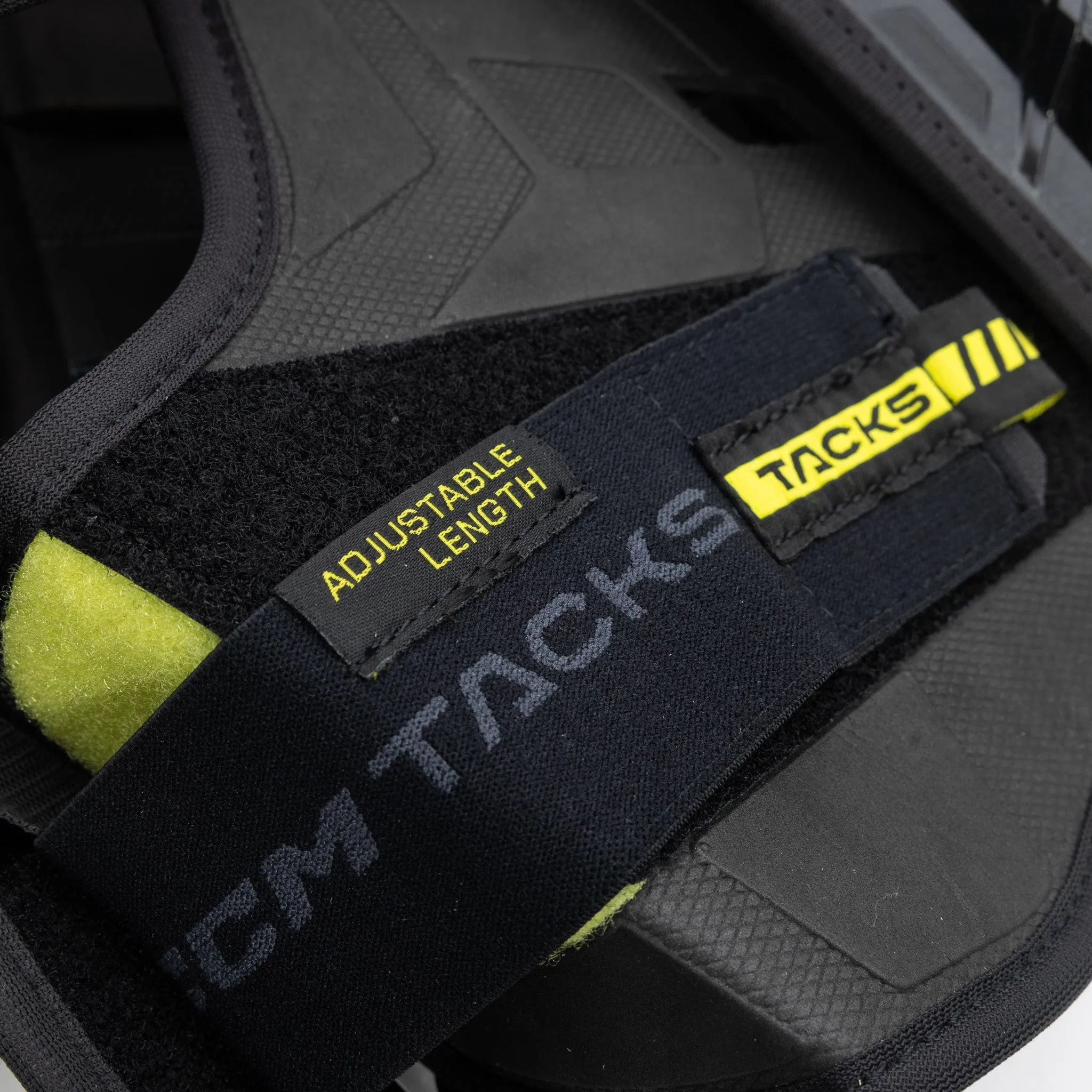 CCM Tacks XF Junior Hockey Shoulder Pads