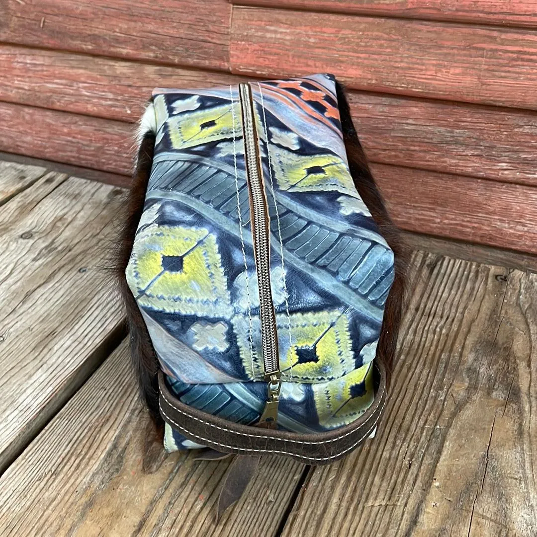 Dutton - Tricolor w/ Teton Sundown Navajo