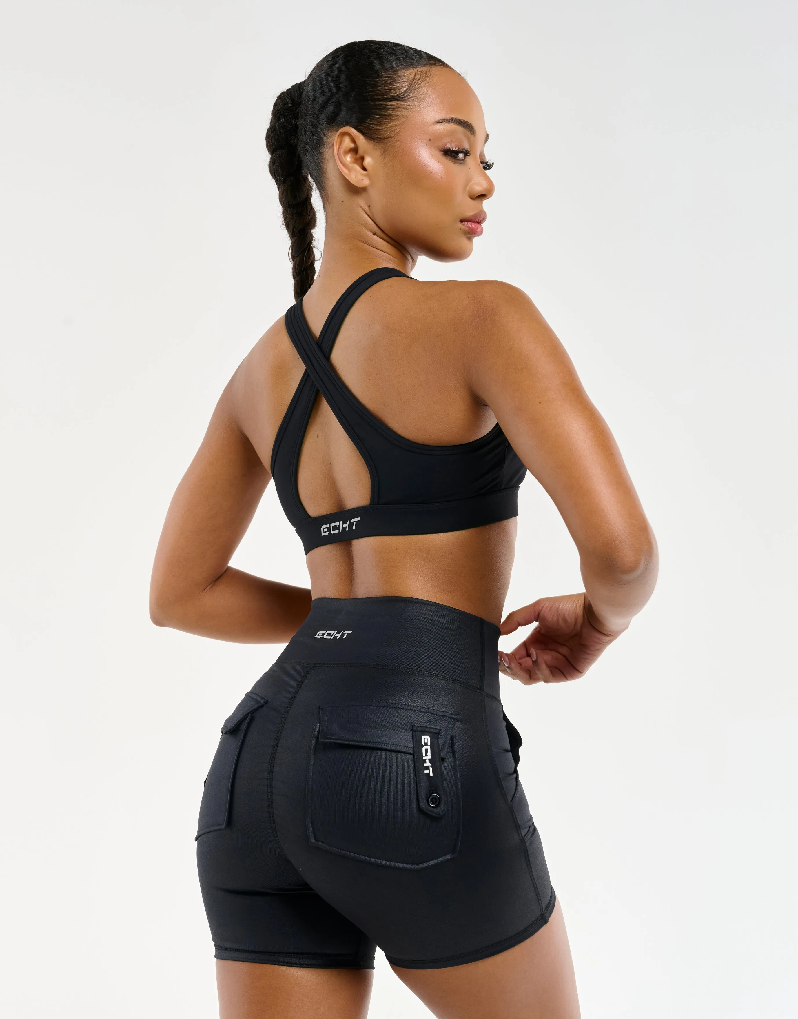 Essence Shorts - Black