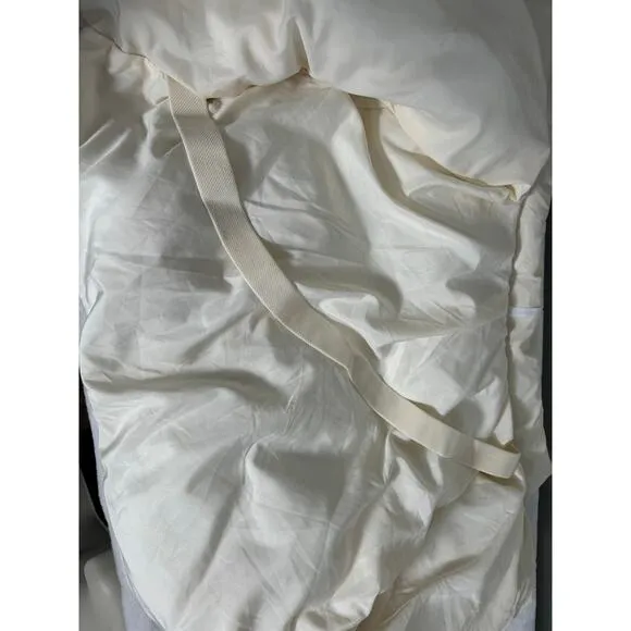 Fabletics Wander Cropped Puffer Jacket in Egret Size M