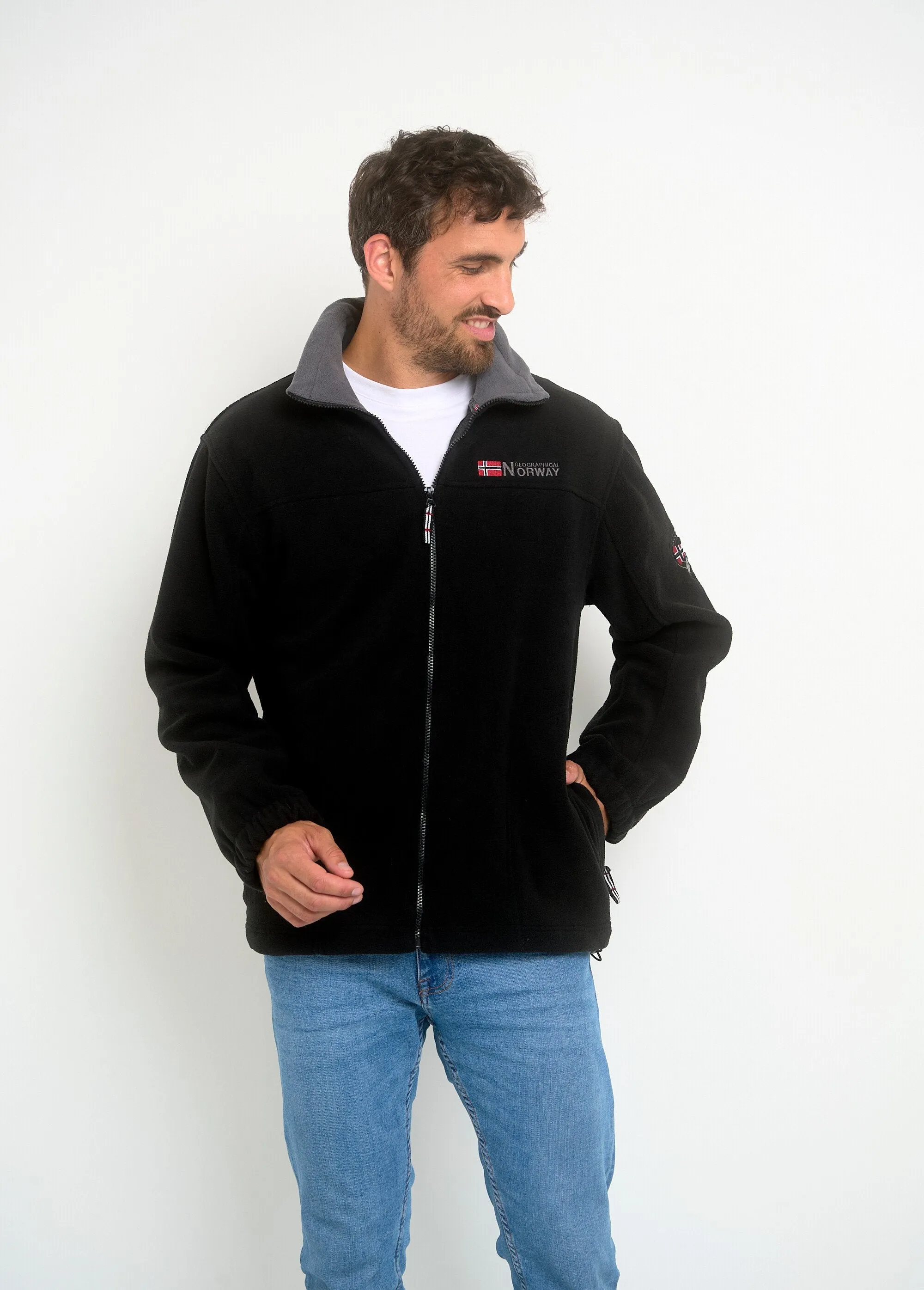 Fleece jacket with retractable hood