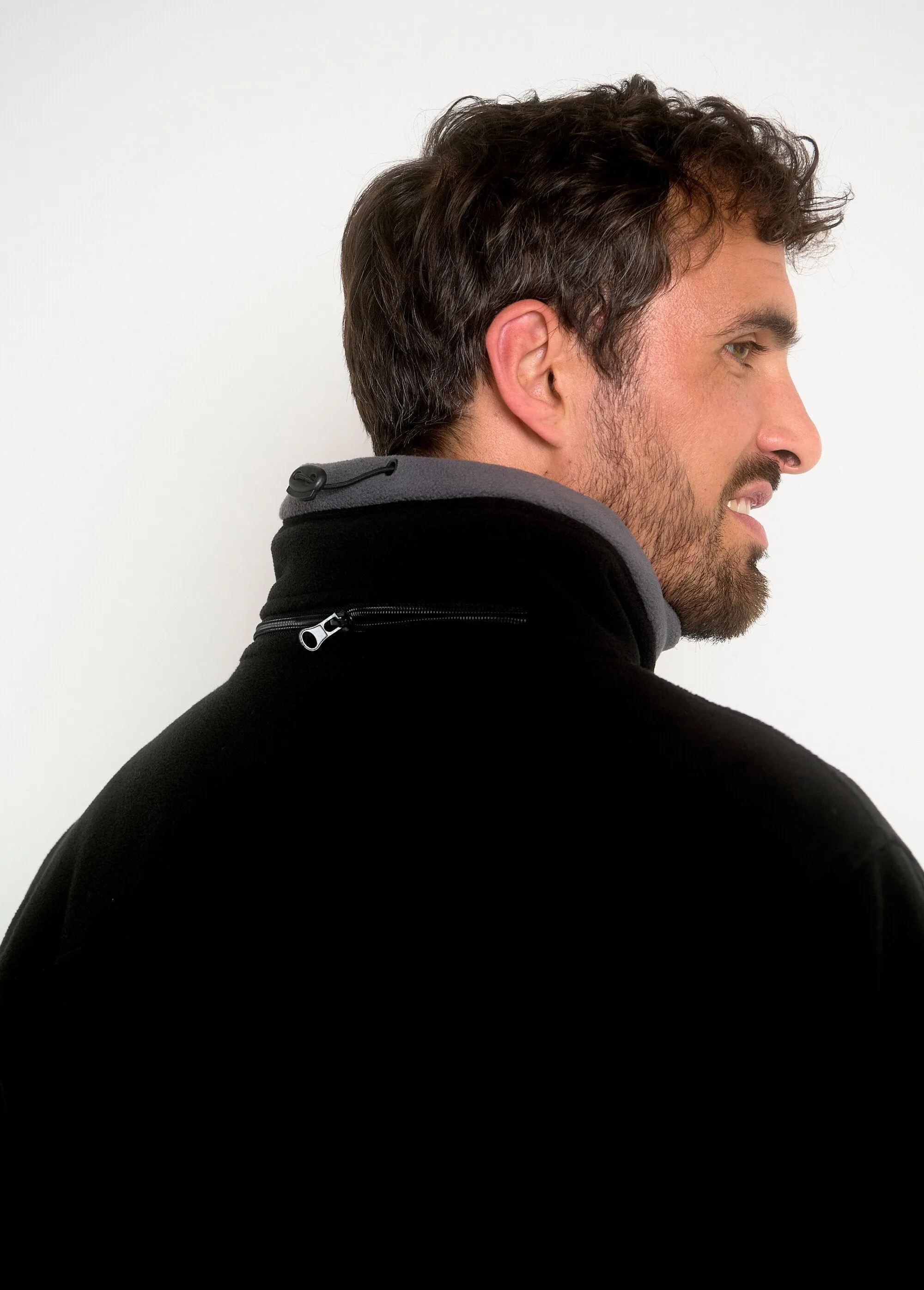 Fleece jacket with retractable hood