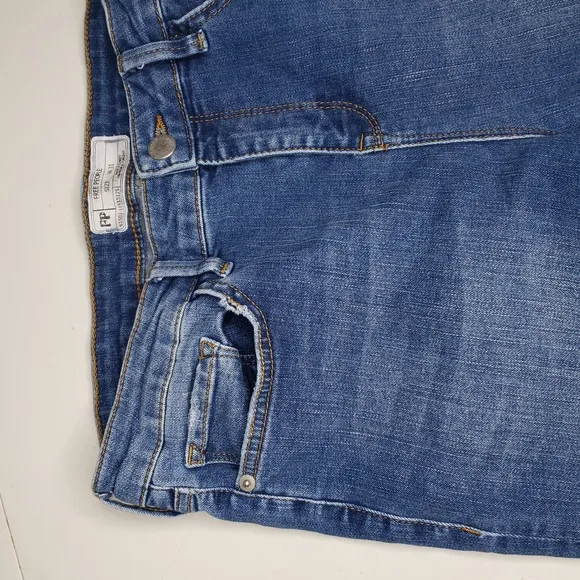 Free People Women's High Rise Rita Crop Flare Jeans Size 31 Medium Wash