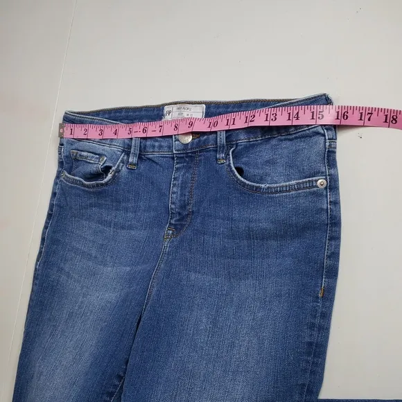 Free People Women's High Rise Rita Crop Flare Jeans Size 31 Medium Wash