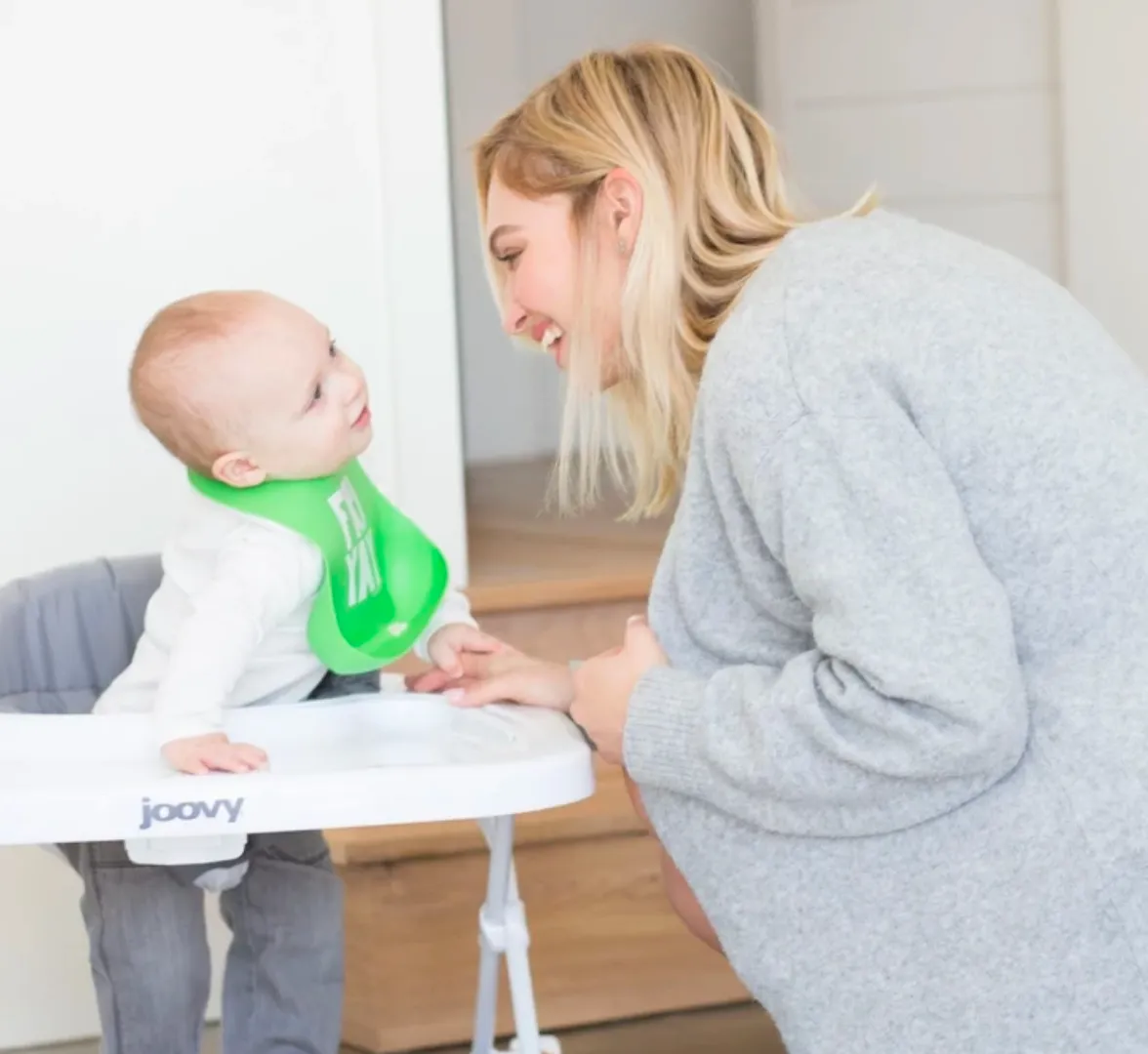 'Friyay' Wonder Bib