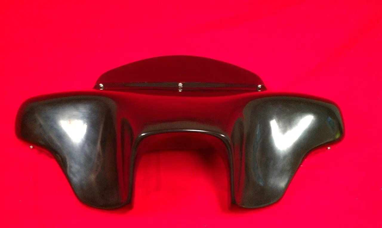 Honda VTX C / R / S 1800 &amp; 1300 Bagger Fairing 6.5" Holes Batwing With Stereo