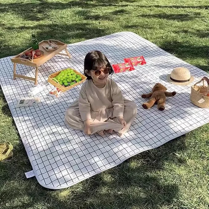 K Y KANGYUN Extra Large Picnic Blanket Outdoor Beach Blankets, Water-Resistant Foldable Sandproof Blankets Cute Picnic Mat for Beach, Camping Grass Lawn Park Mats (White, 80x60 in)