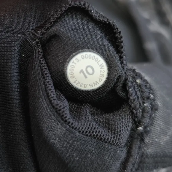 Lululemon Energy Bra Longline *Medium Support, B–D Cups Aquila Black size 10