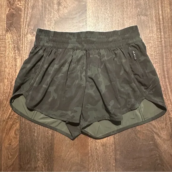 Lululemon Tracker Short V 4” Incognito Camo Multi Gator Green Size 10