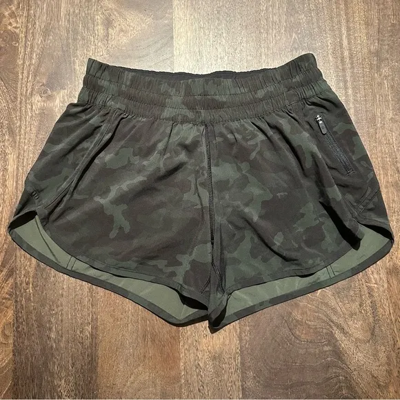 Lululemon Tracker Short V 4” Incognito Camo Multi Gator Green Size 10