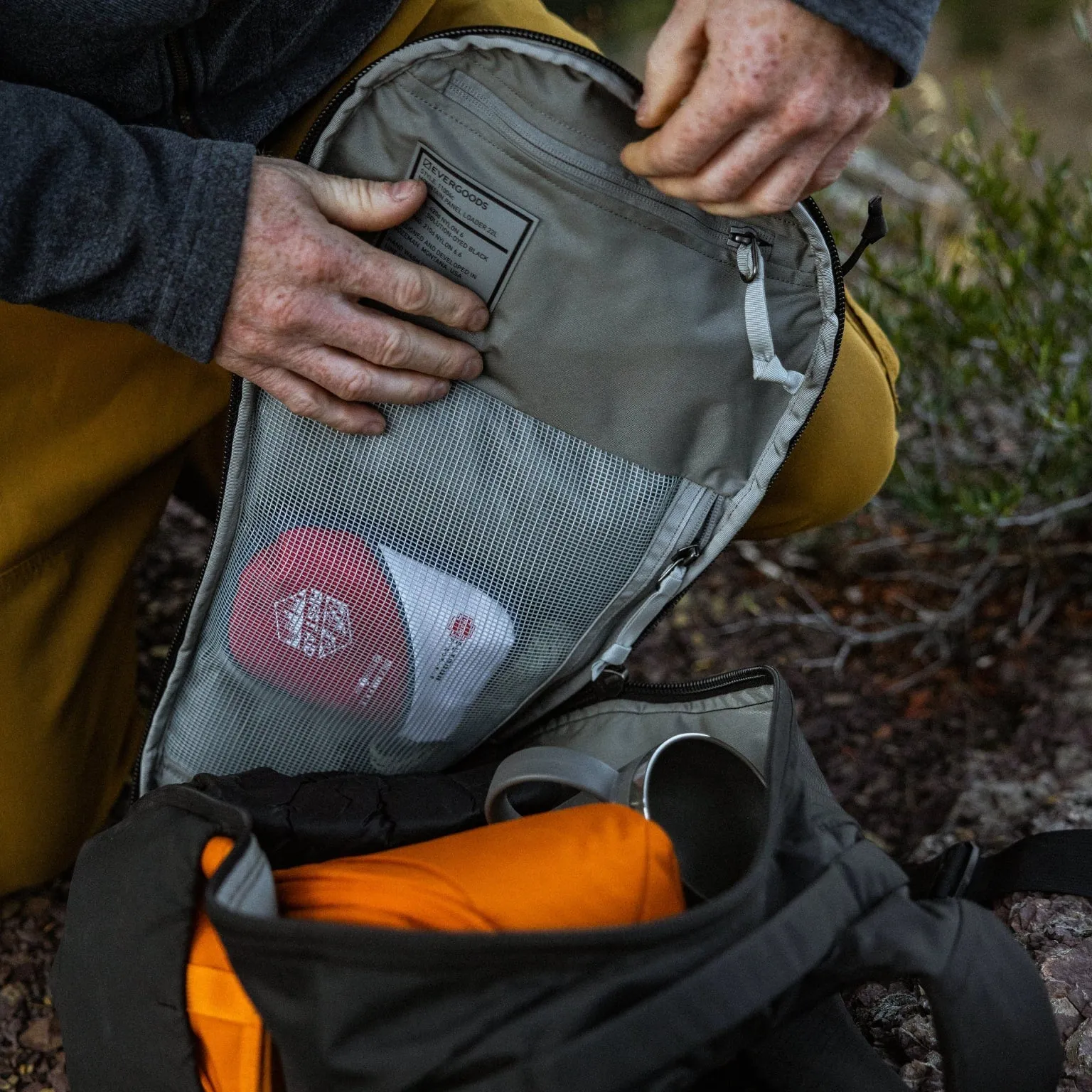 Mountain Panel Loader 22L