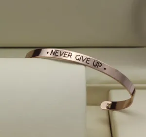 Never give up bracelet