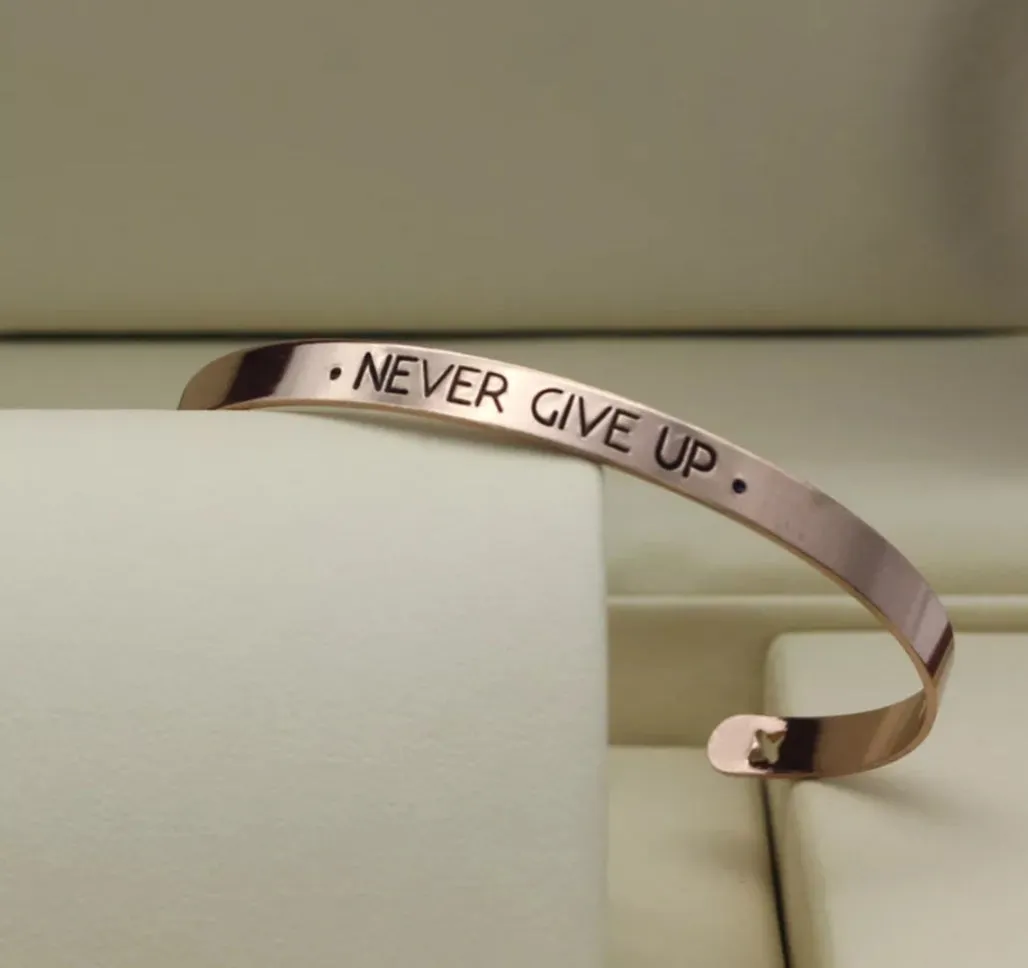Never give up bracelet