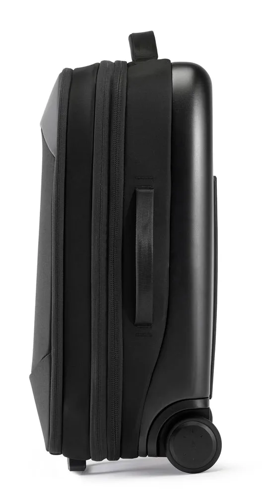 Nomatic Navigator Carry-On 37L