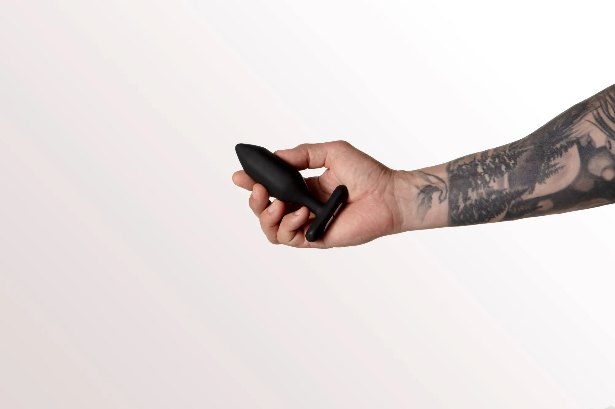 Onyx Vibrating Butt Plug for Strong Sensations