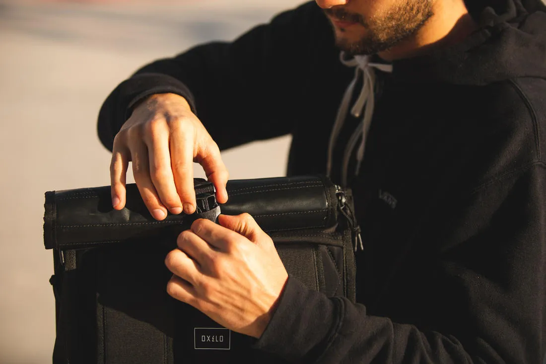 Skateboarding Backpack BG500 Rolltop 25L - Black