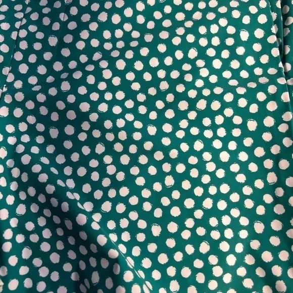 Spanx polka dot kelly green sunshine shorts, 6&quot; (A1) and (C1-L)