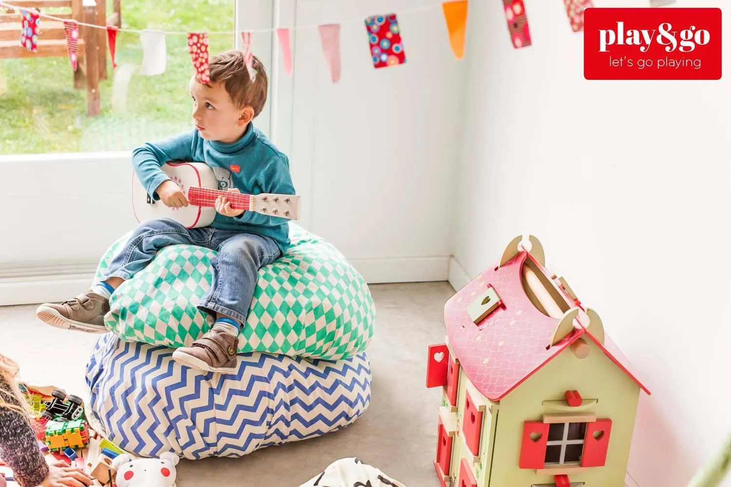 toy bag and playmat