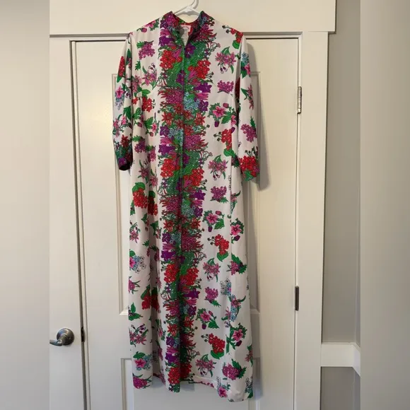 VTG Peck and Peck Robe Floral Zippered