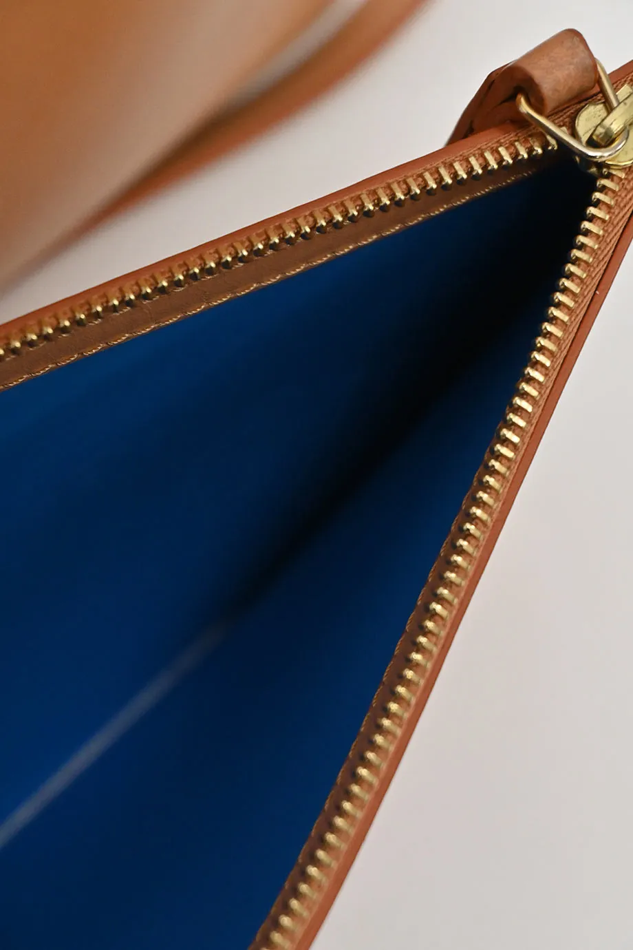 [WB5636] Mansur Gavriel | Cross-Body Bag