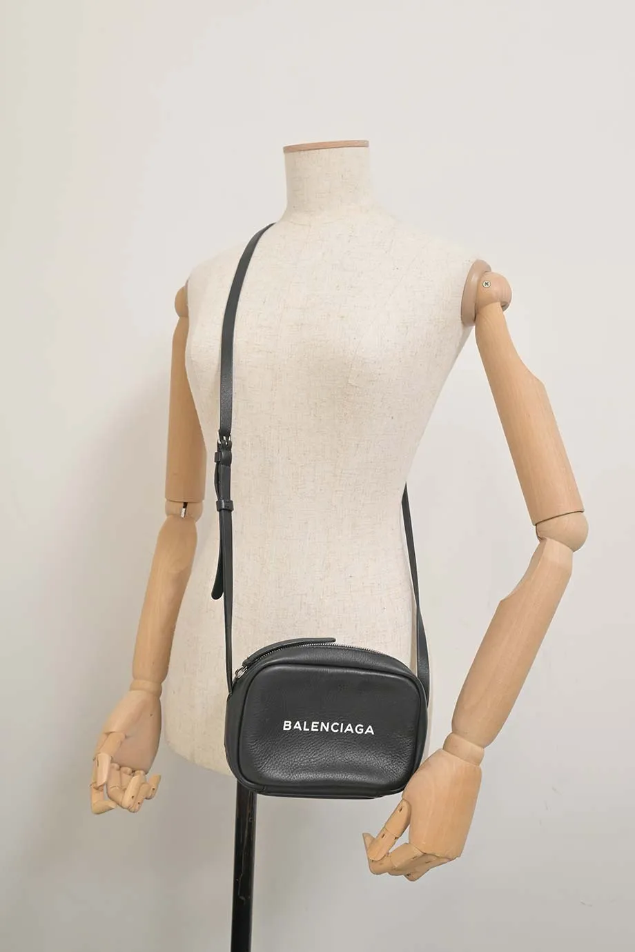 [WB6663] Balenciaga | Cross-Body Bag